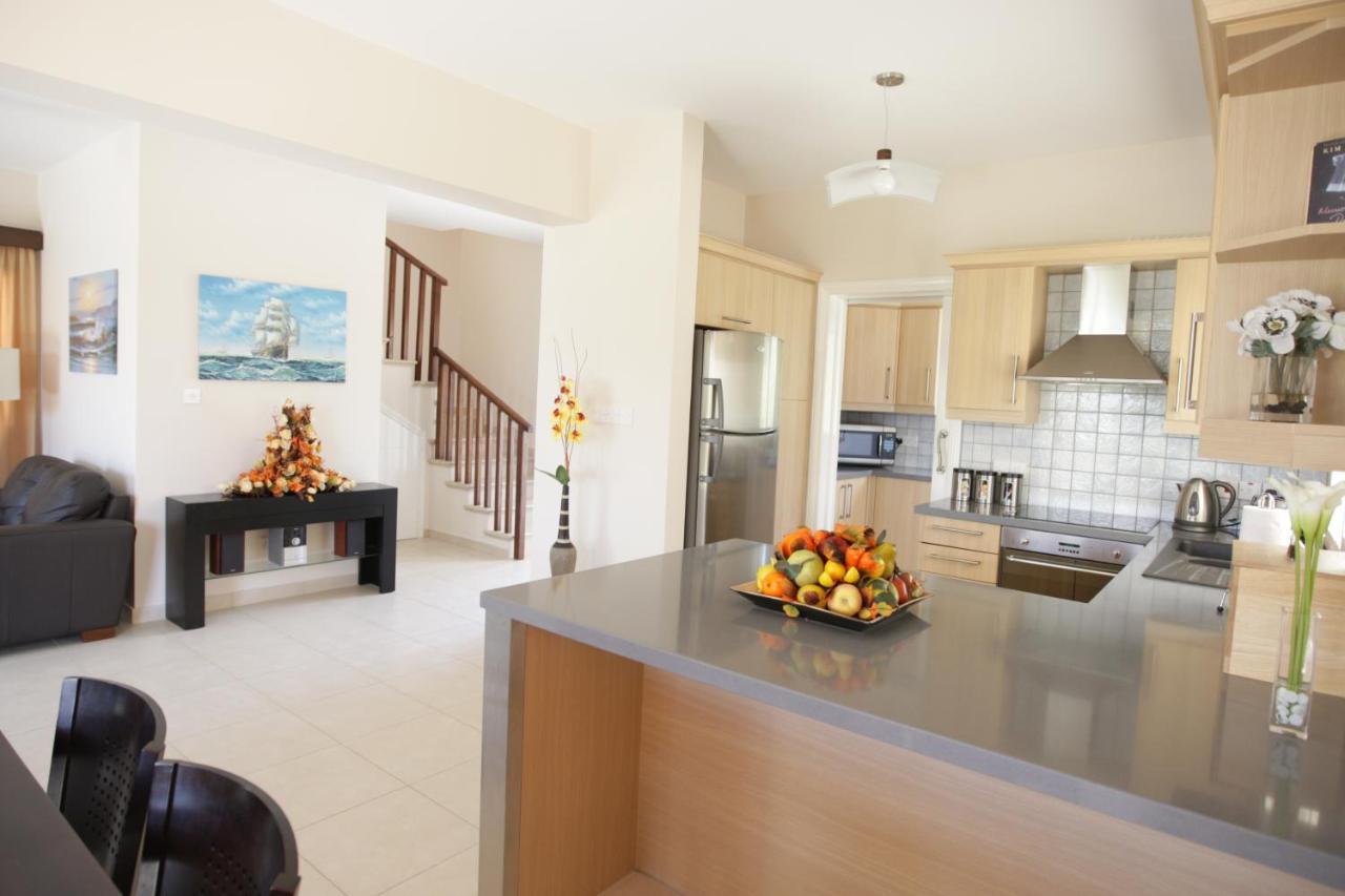 Holidays Villas Писури Екстериор снимка