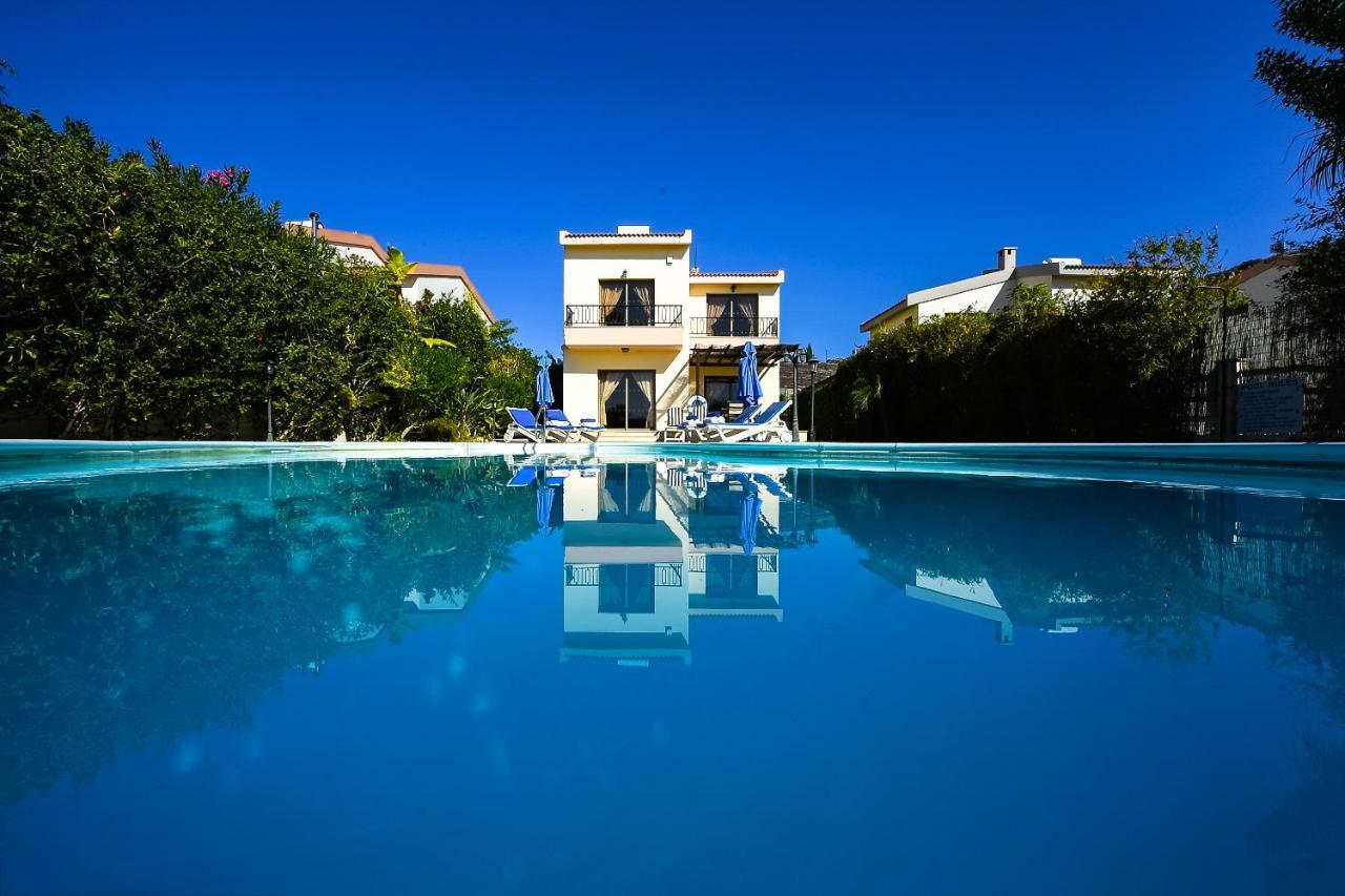 Holidays Villas Писури Екстериор снимка