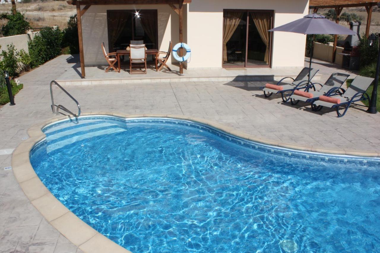 Holidays Villas Писури Екстериор снимка